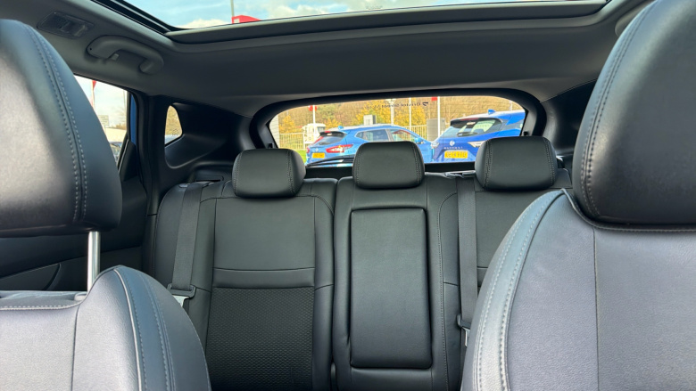 Nissan Qashqai 1.3 DiG-T 160 Tekna 5dr Petrol Hatchback